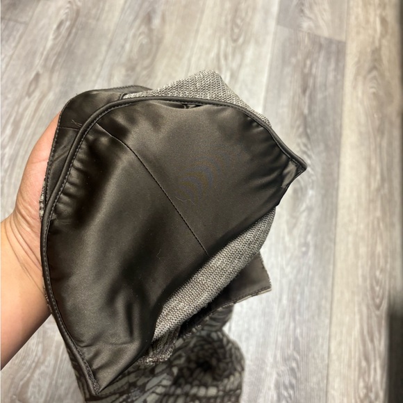 Armani Collezioni Brown and Cream Patterned Blazer - Picture 10 of 10